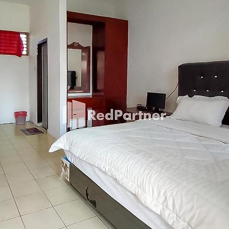 Bernard Guest House & Resto Redpartner 암바리타 외부 사진