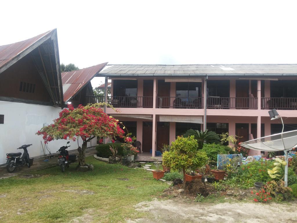 Bernard Guest House & Resto Redpartner 암바리타 외부 사진